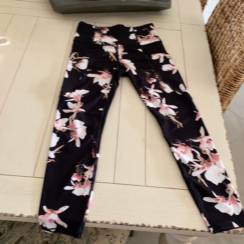 Athleta Capri Leggings